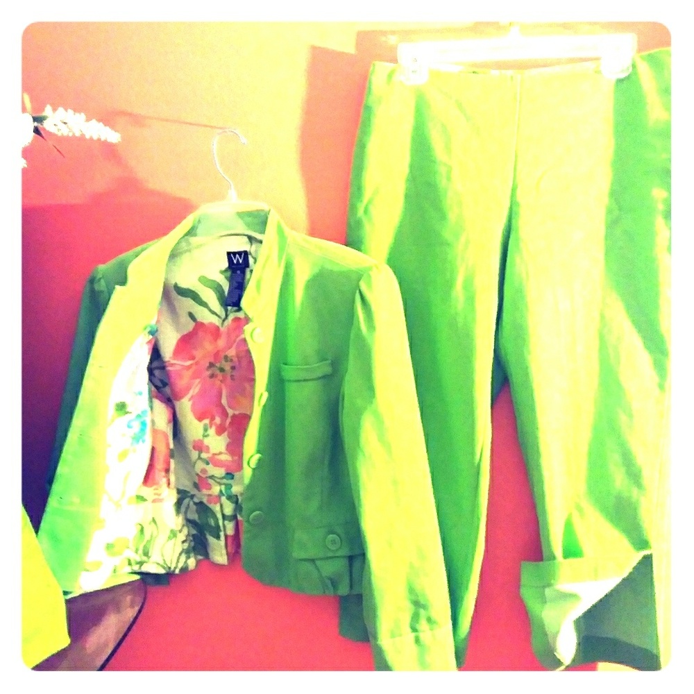 Gorgeous lime green 2 piece suit!